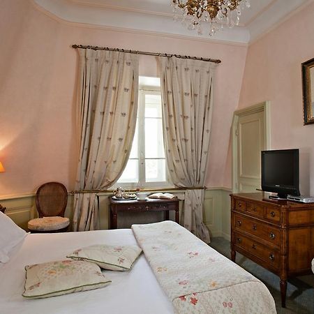 Hostellerie Les Frenes أفينيون الغرفة الصورة